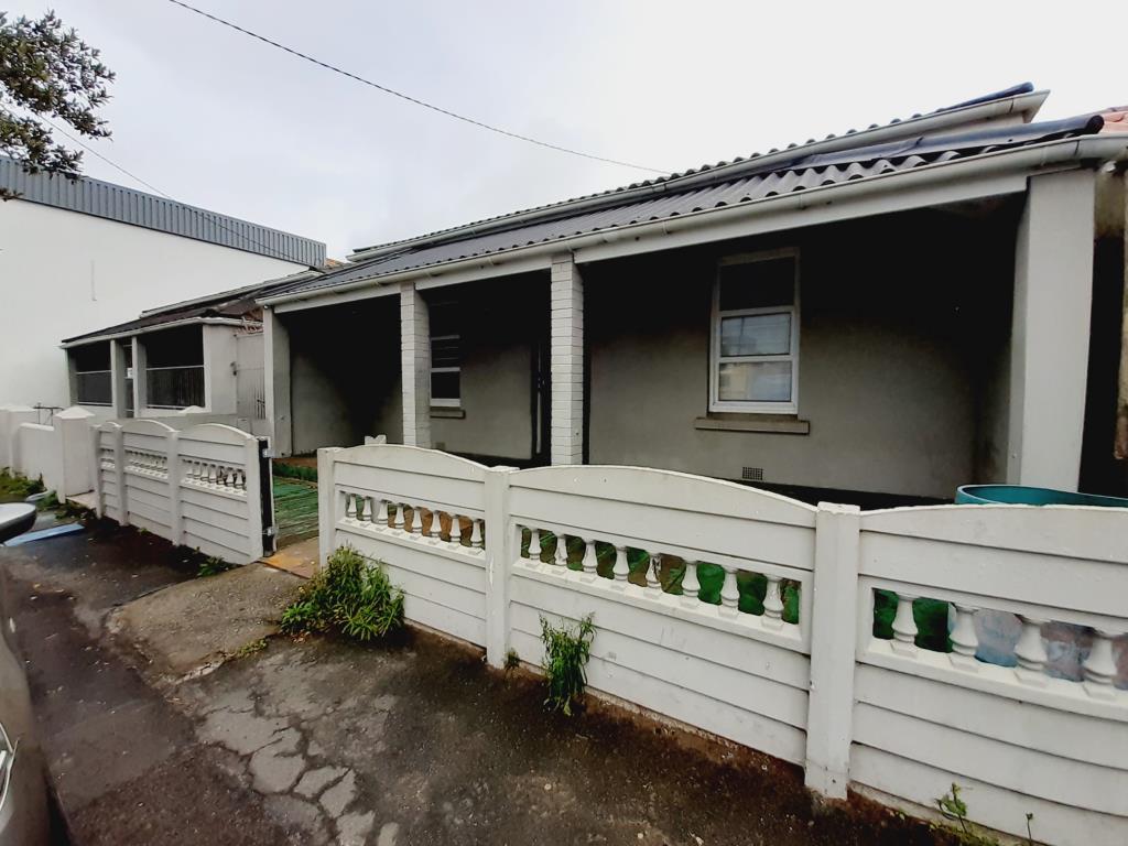 Ideal room in Caxton Street, Quigney