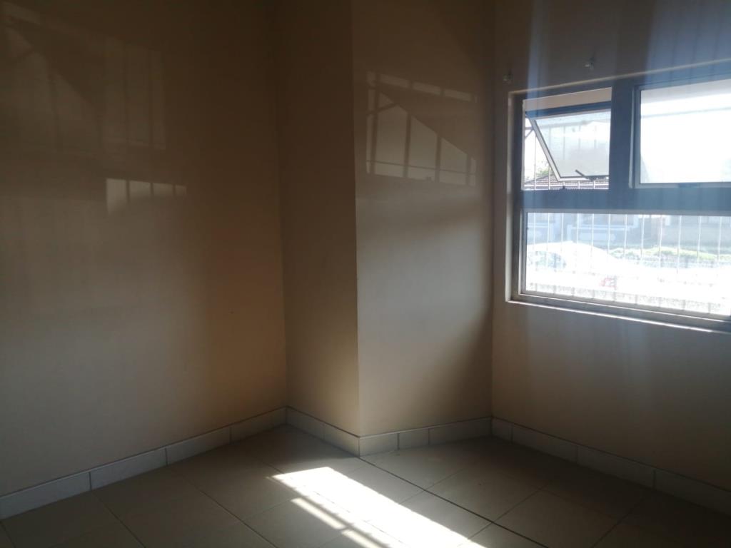 Cozy flat to rent in Tennyson Street, Quigney