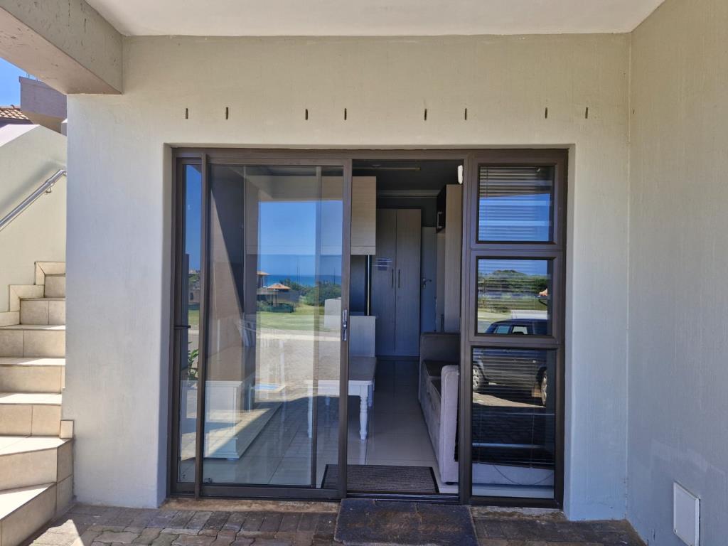 Newly-renovated two-bedroom flat in Coral Beach Estate, Winterstrand