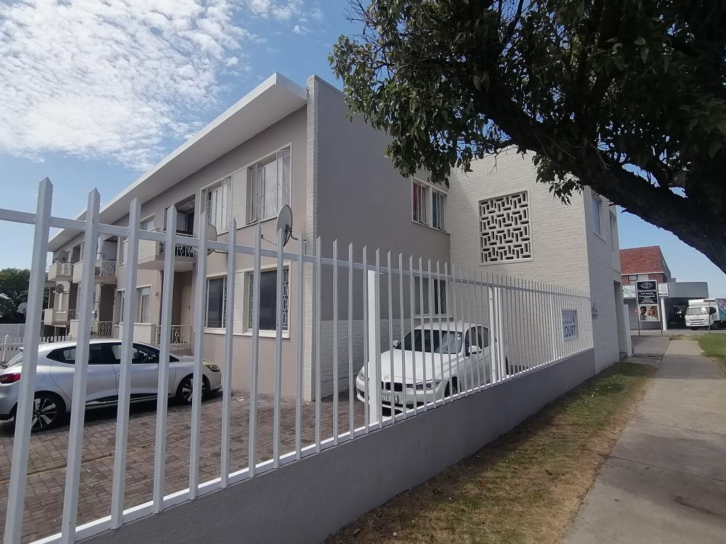 Renovated 2 Bedroom Flat in Colin Court, Berea