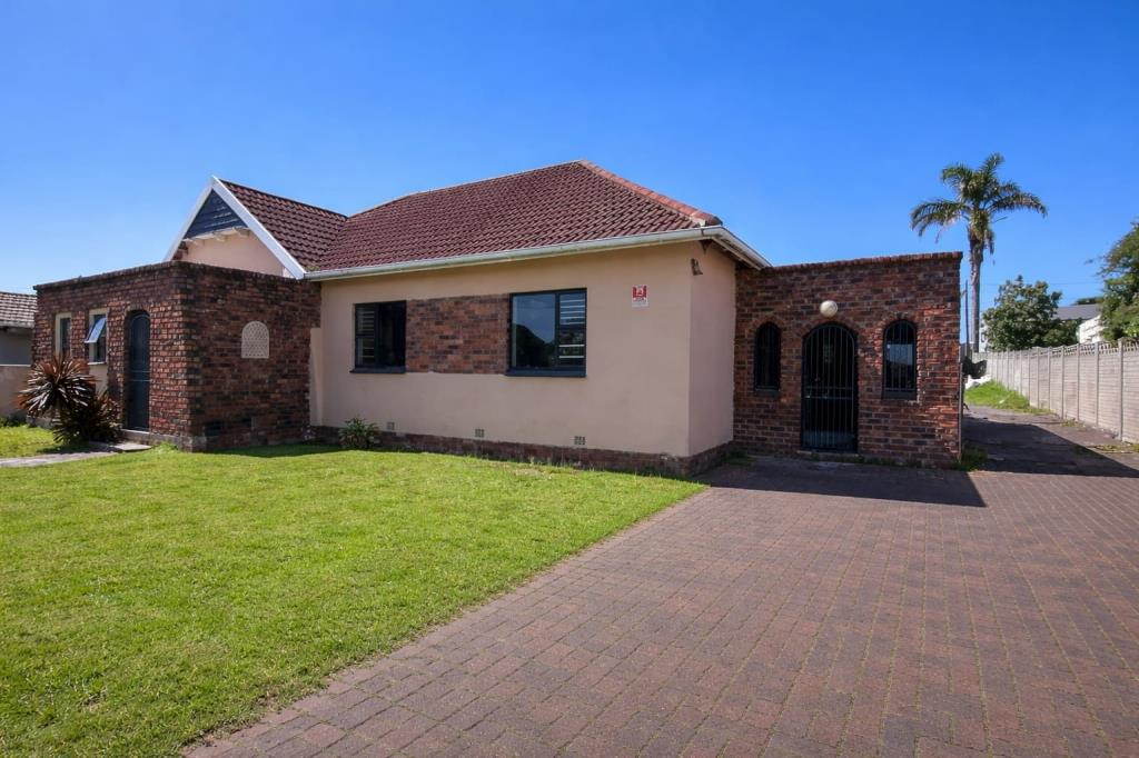 Newly Renovated 3-Bedroom Family Home for Rent in Hampstead Avenue, Greenfields