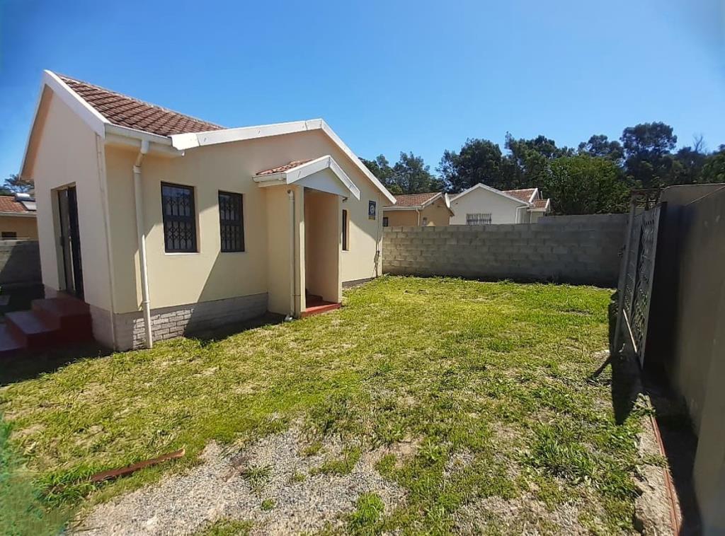 Limited Offer: 3 Bedroom House For Rent in Amalinda Heights| Pet Friendly| Garden