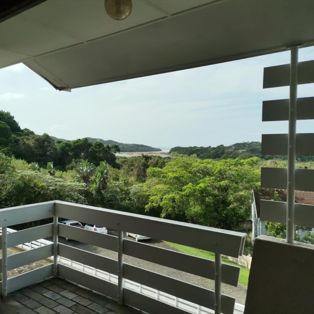 Scenic three-bedroom townhouse in Hillside, Beacon Bay