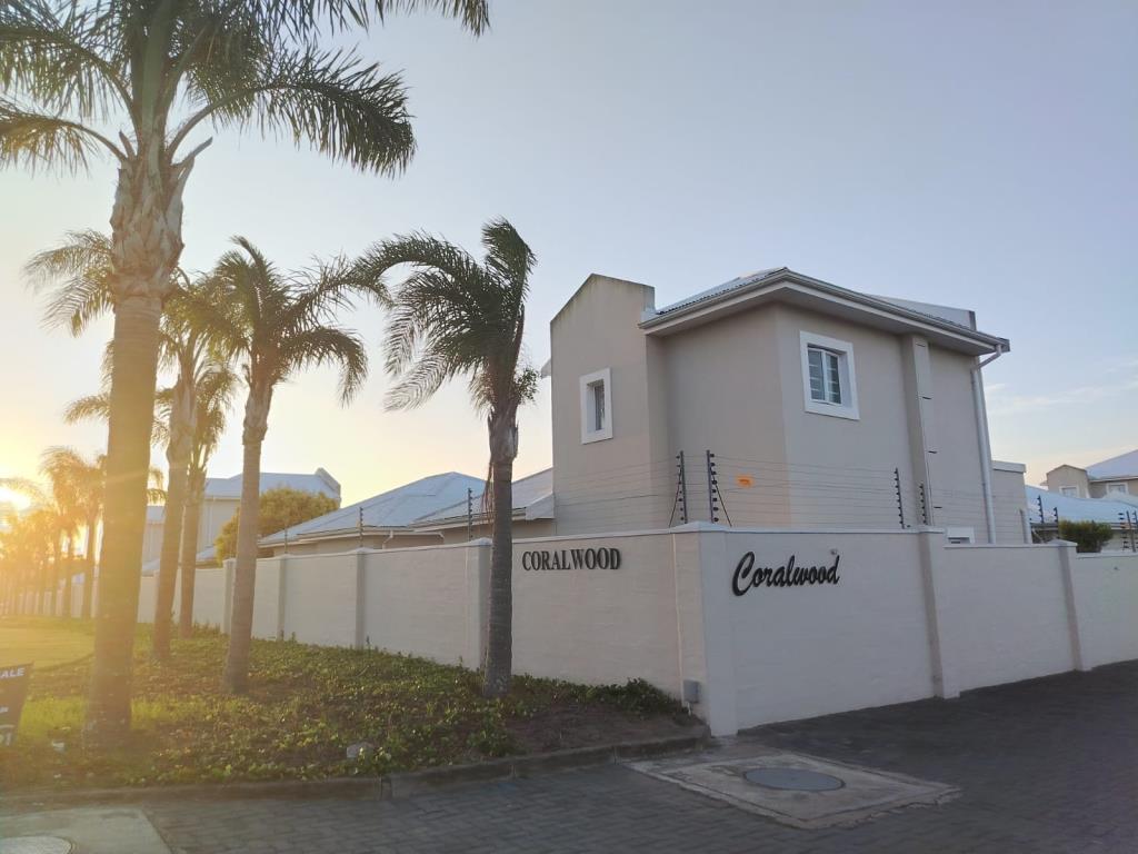 Modern 1-Bedroom Apartment in Coralwood, Beaconhurst