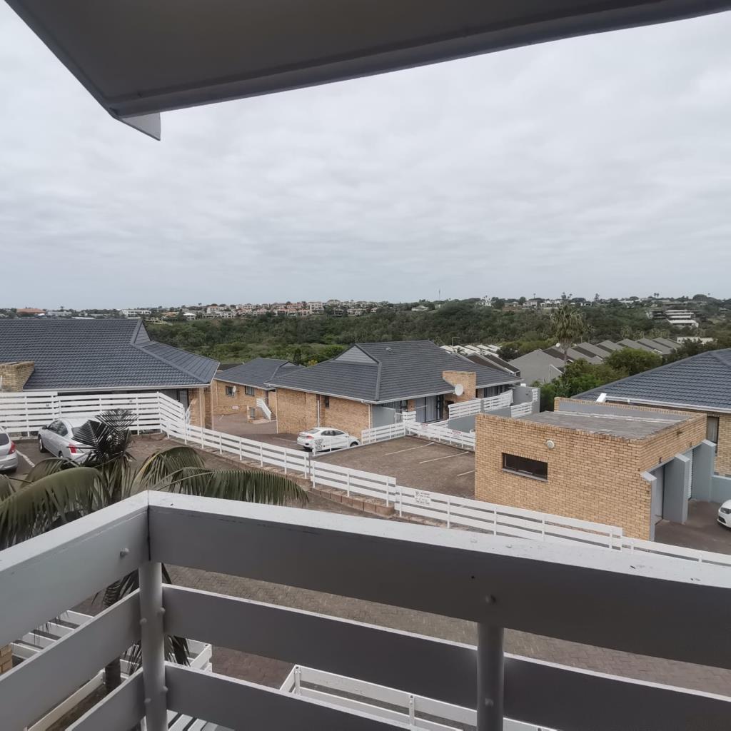 Spacious 3 Bedroom Townhouse with Balcony in Secure Hillside Estate, Beaconhurst