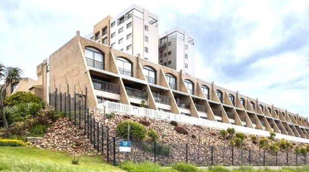 EXCLUSIVE PROPERTY LOOK NO FURTHER. YOU WILL LOVE THIS HOME IN UMHLANGA ROCKS