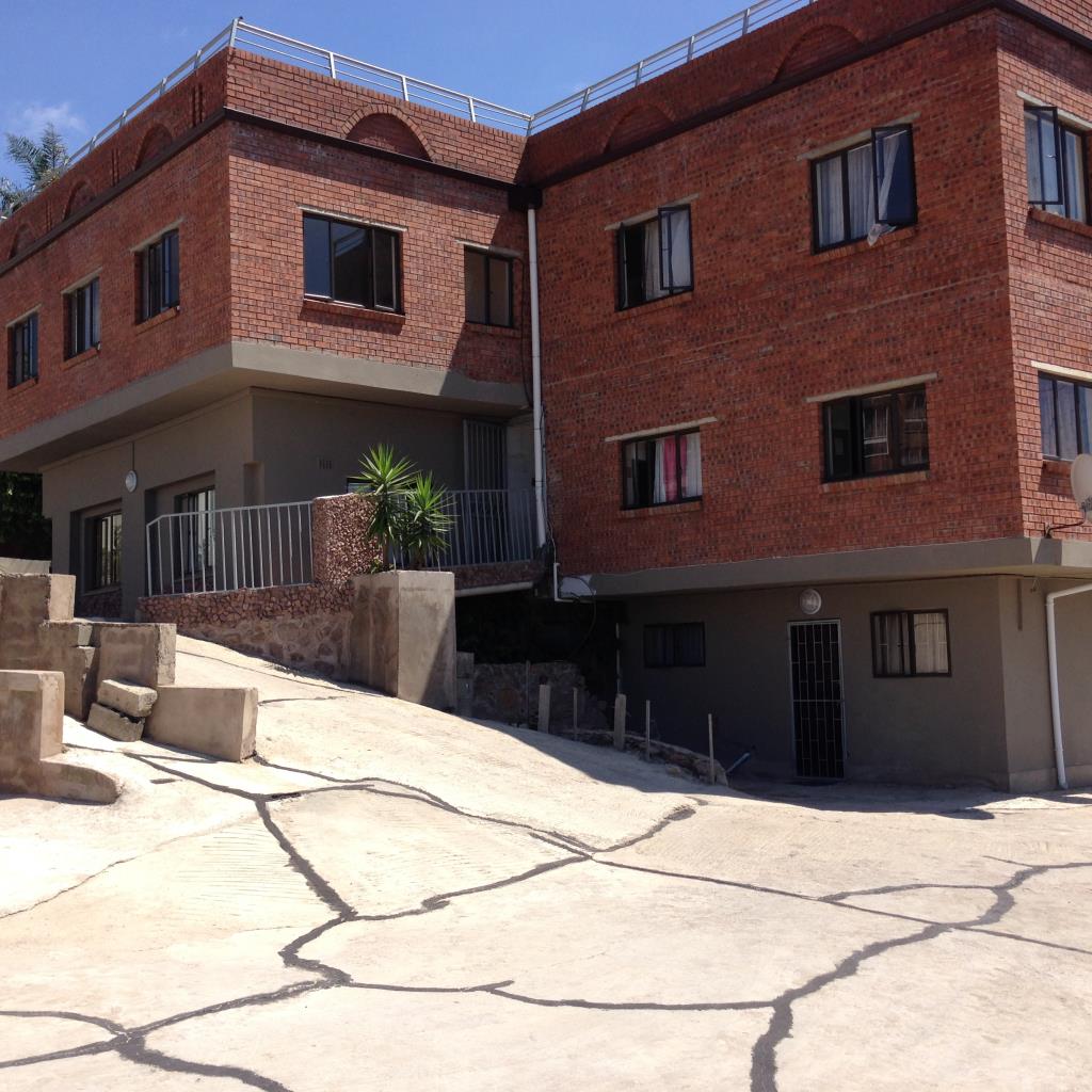 LOVELY 2 BEDROOM FLATS IN CHATSWORTH AT A BLOCK CALLED GLOBE TERRACE 