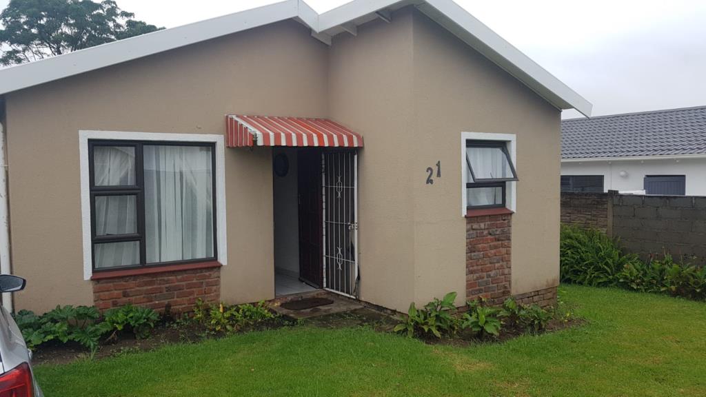 Beautiful three-bedroom house in Korhaan Drive, Gonubie