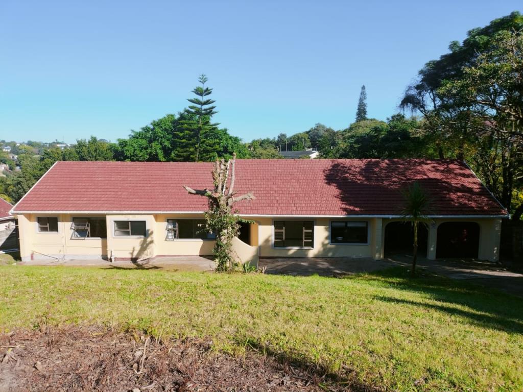 Spacious four-bedroom house in Chiltern Place, Beacon Bay