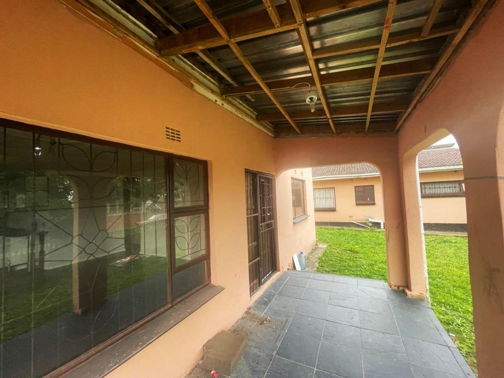 Open two bedroom flat in Innes Road, haven hills